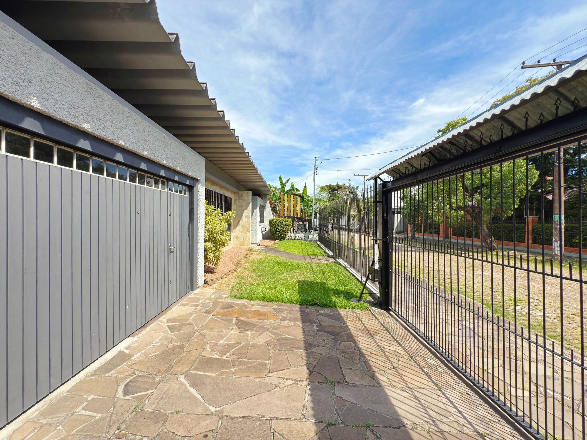 Casa Térrea com Piscina e 3 Dormitórios – Coração de Ipanema
