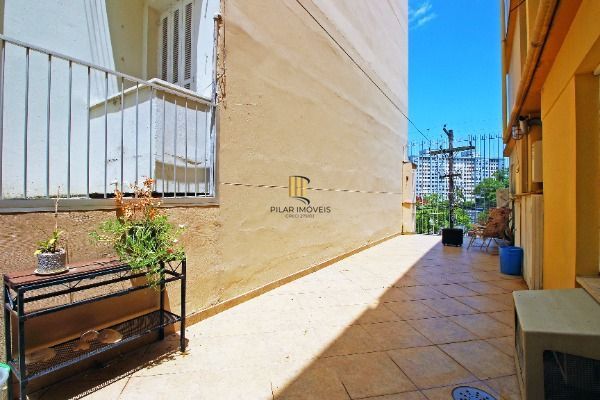 Apartamento em Porto Alegre, no bairro Petrópolis, com 3 dormitório(s), e 3 banheiros, à venda.