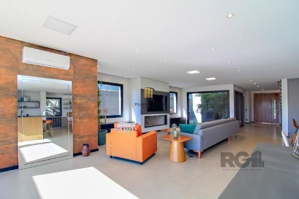 Casa Condominio em Porto Alegre, no bairro Belém Novo, com 4 dormitório(s), e 4 banheiros, à venda.