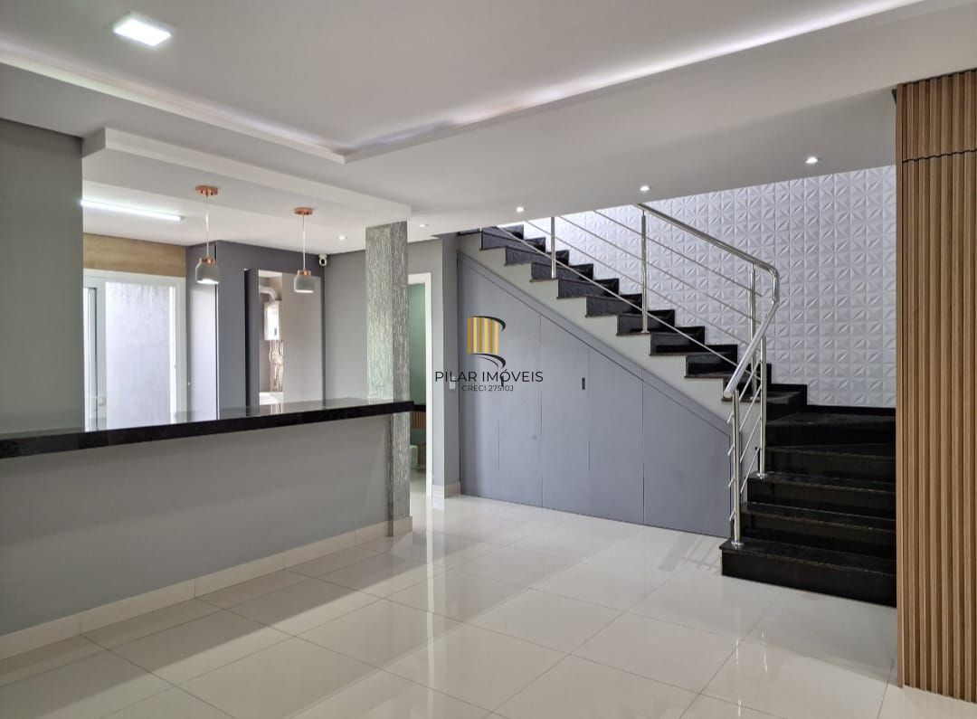 Casa 3 dormitórios no bairro Hípica