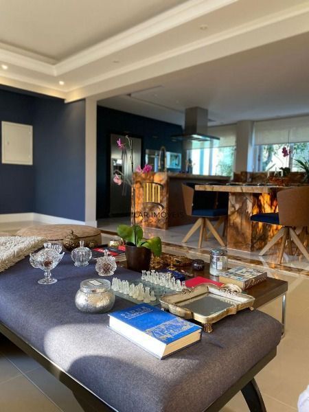Apartamento em Porto Alegre, no bairro Petrópolis, com 3 dormitório(s), e 3 banheiros, à venda.