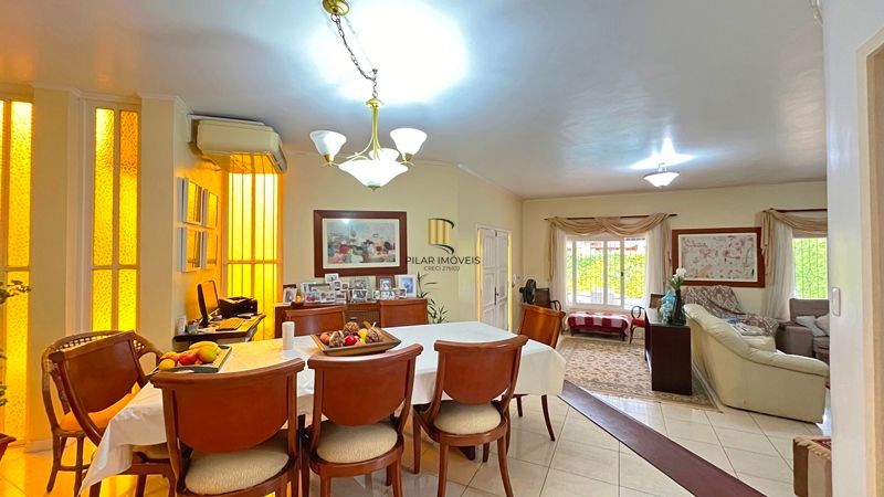 Casa de esquina com 285m², 3 dormitórios, sendo 1 suites, 4 vagas - amplo pátio com piscina,  Residencial Bahamas