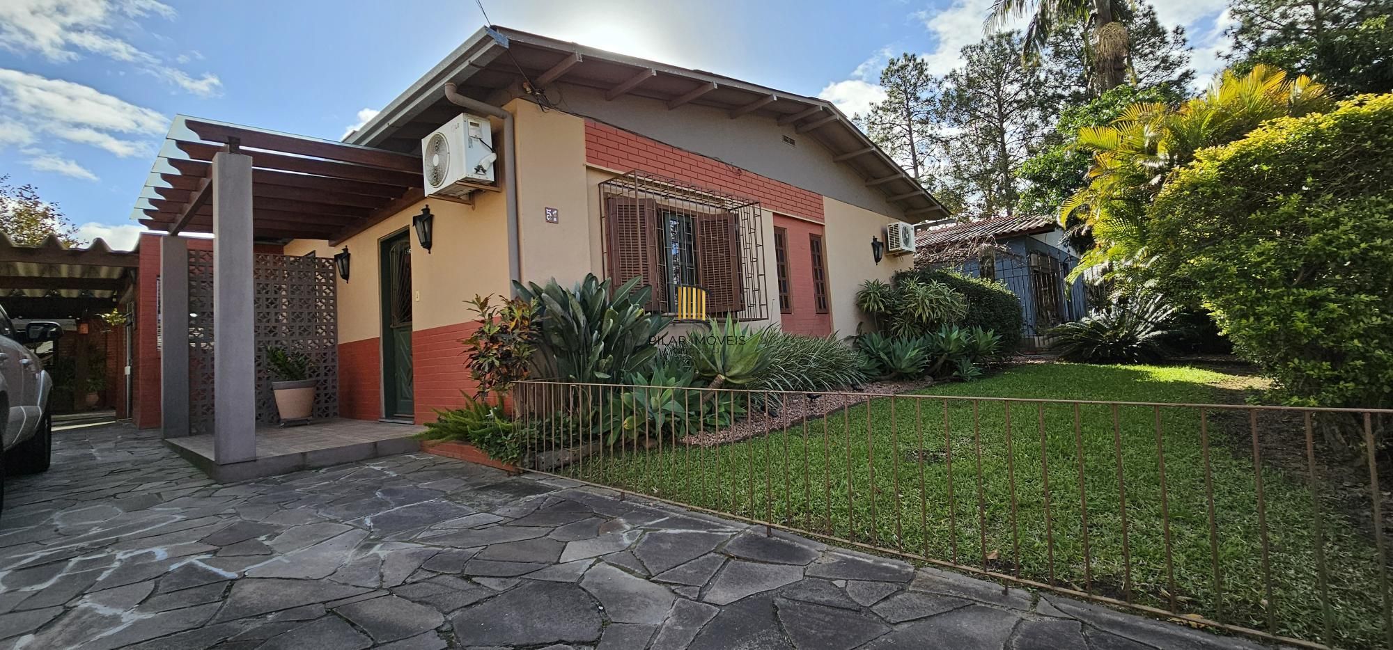 Casa de Condomínio 3 dormitórios no bairro Hípica
