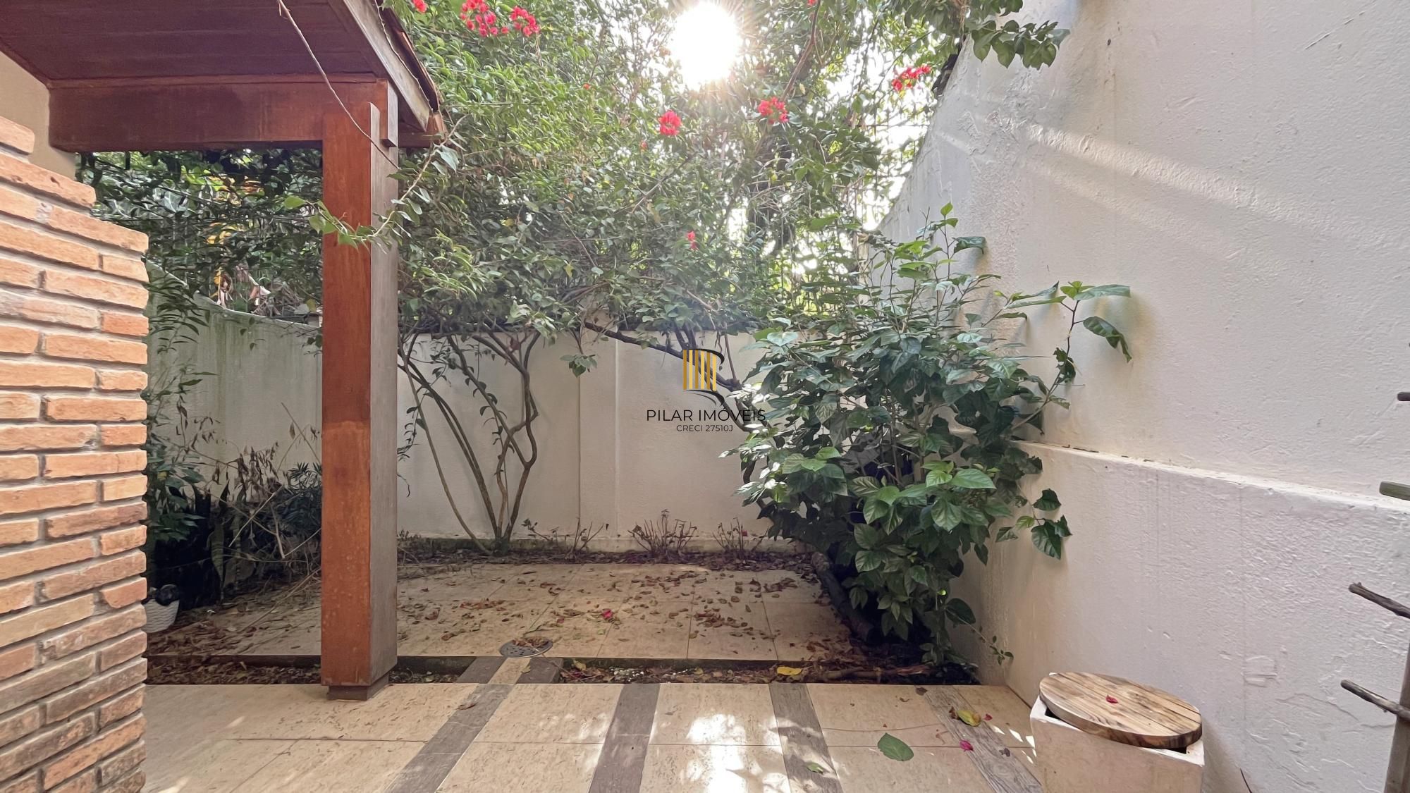 Casa 2 dormitórios no bairro Cavalhada