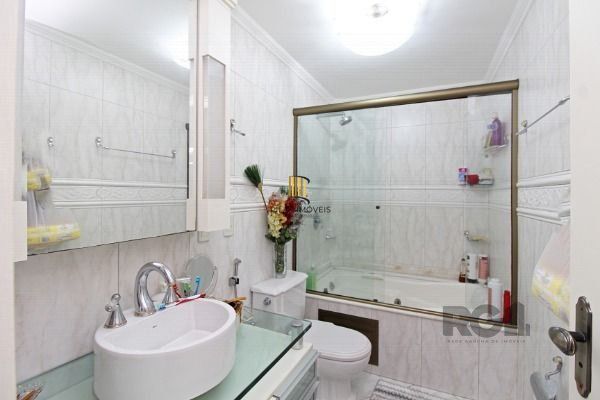 Casa Condominio para Venda - 201m², 3 dormitórios, sendo 1 suites, 2 vagas - Tristeza