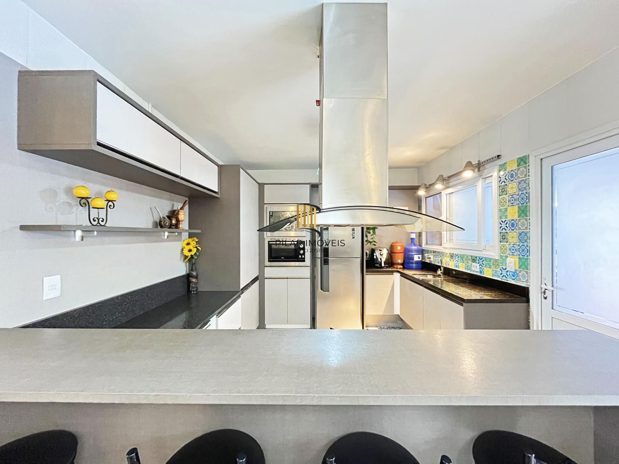 Casa 4 dormitórios no bairro Hípica