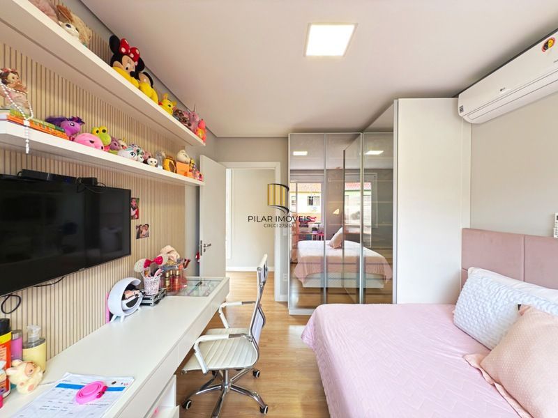 Casa 4 dormitórios no bairro Camaquã