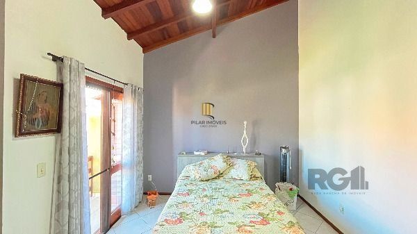 Casa em Porto Alegre, no bairro Hípica, com 3 dormitório(s), e 2 banheiros, à venda.