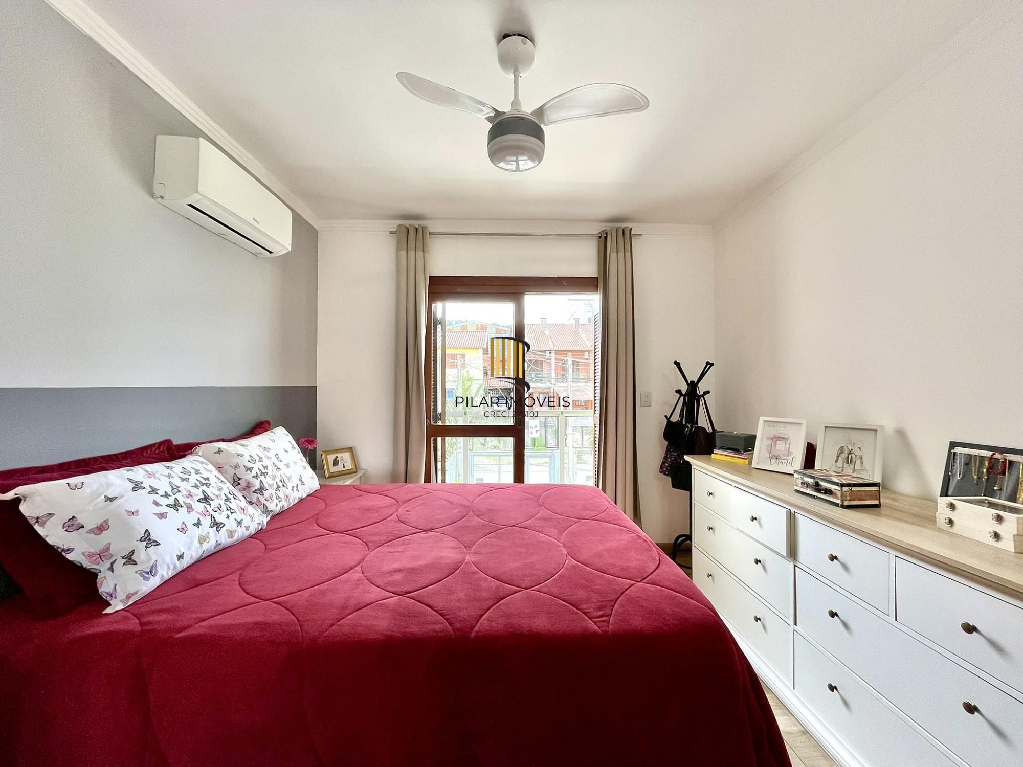 Casa 2 dormitórios no bairro Hípica