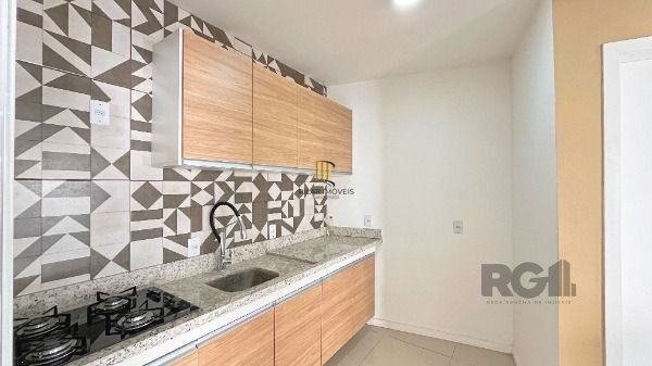 Casa Condominio em Porto Alegre, no bairro Ipanema, com 3 dormitório(s), e 3 banheiros, à venda.