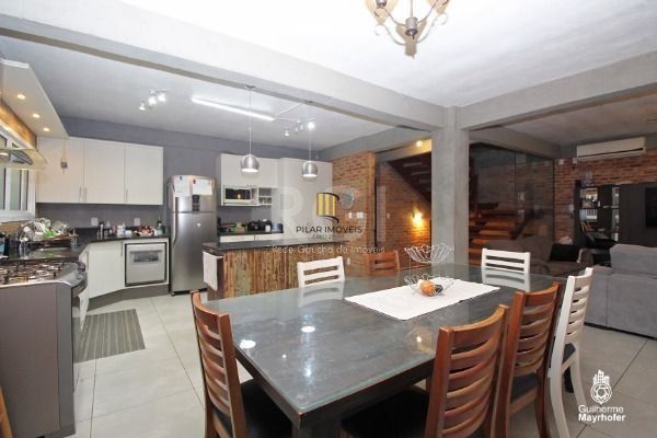 Casa para Venda - 1700m², 3 dormitórios, sendo 1 suites, 2 vagas - Vila Nova