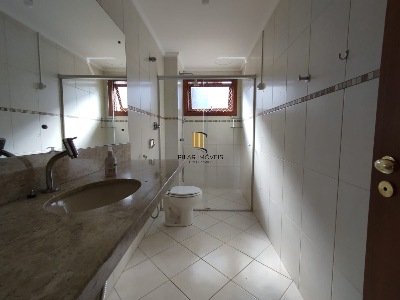Apartamento com 3 dormitórios á venda no Bairro Tristeza.