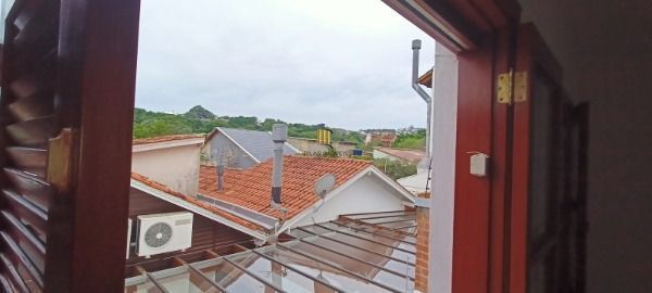 Casa para Venda - 75m², 3 dormitórios, 2 vagas - Guarujá