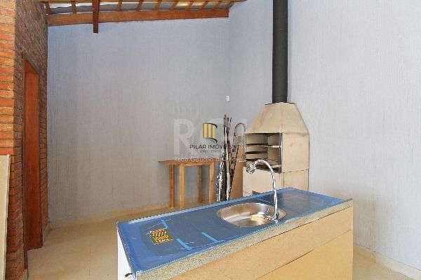 Casa para Venda - 101m², 3 dormitórios, sendo 1 suites, 3 vagas - Guarujá
