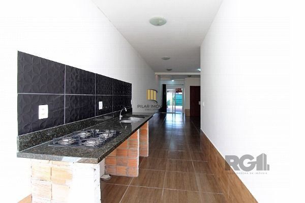 Casa em Porto Alegre, no bairro Aberta dos Morros, com 2 dormitório(s), e 2 banheiros, à venda.