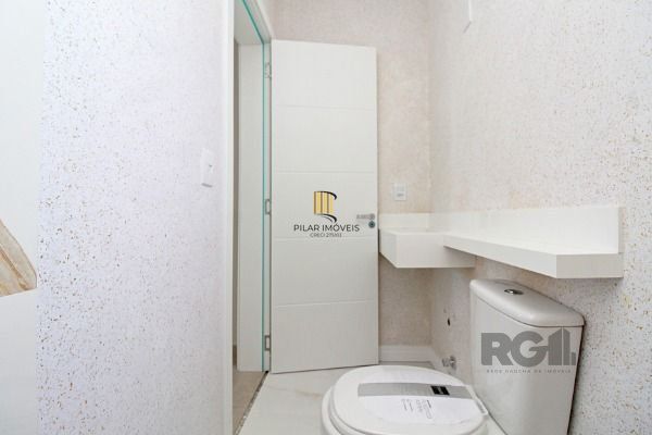 Casa Condominio em Porto Alegre, no bairro Hípica, com 3 dormitório(s), e 3 banheiros, à venda.