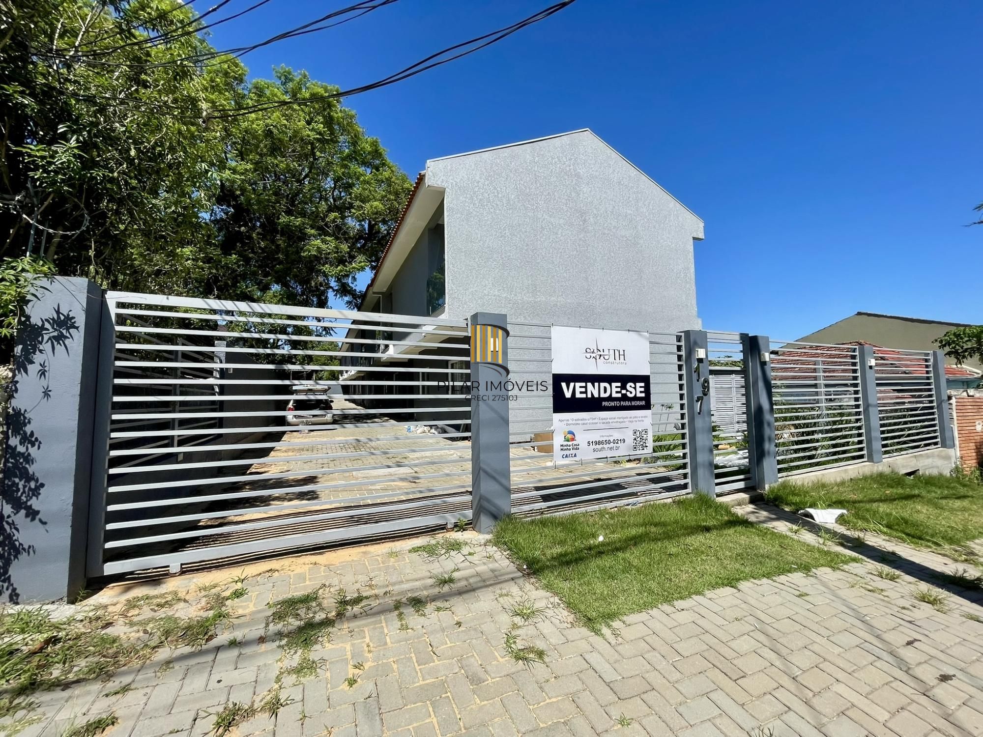 Casa Condominio em Porto Alegre, no bairro Nonoai, com 2 dormitório(s), e 2 banheiros, à venda.