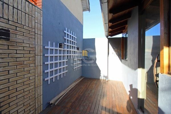 Casa Condominio em Porto Alegre, no bairro Ipanema, com 3 dormitório(s), e 3 banheiros, à venda.