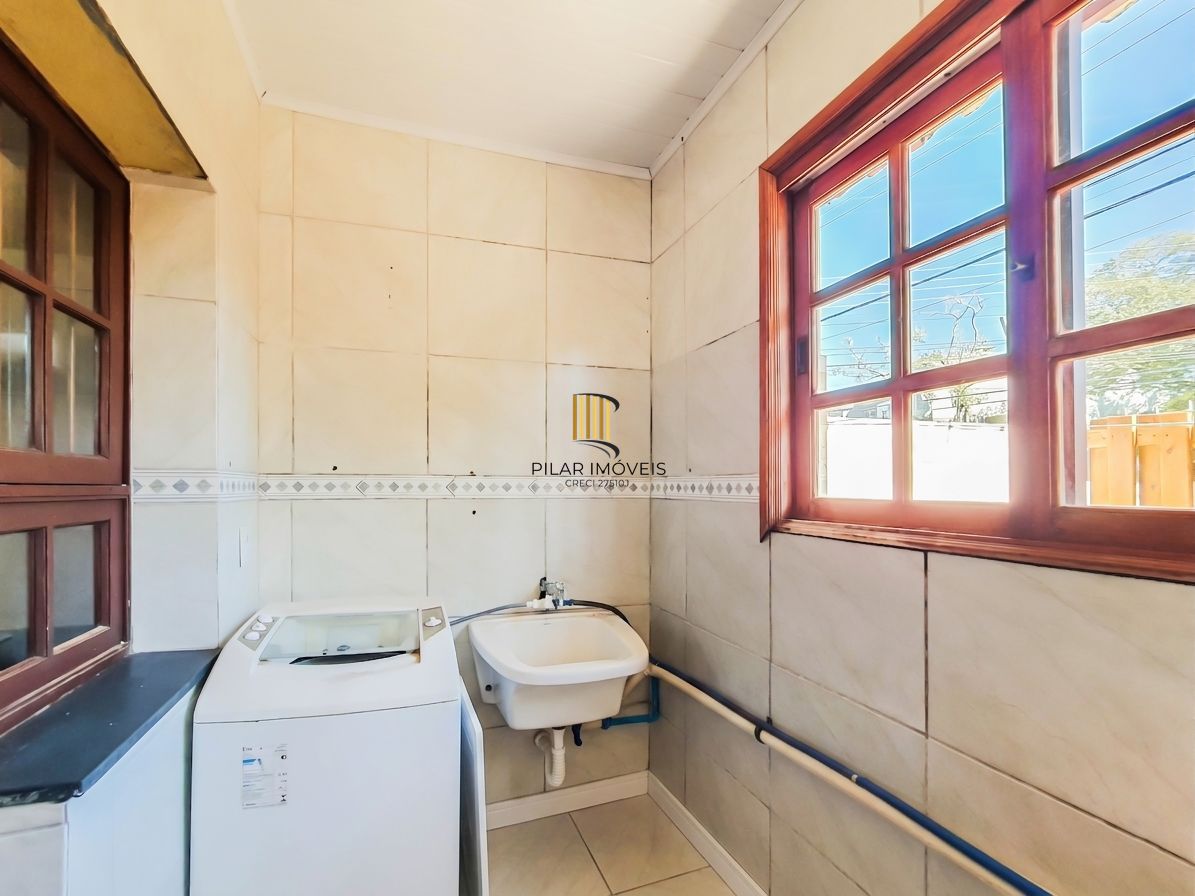 No bairro Serraria, casa em condomínio com 3 dormitórios
