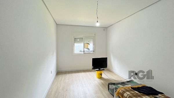Casa em Porto Alegre, no bairro Ipanema, com 3 dormitório(s), à venda.