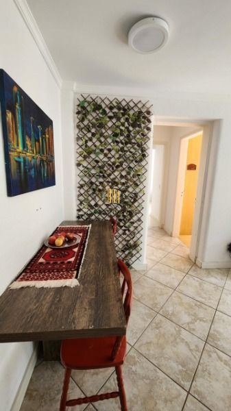 Apartamento em Porto Alegre, no bairro Vila Assunção, com 2 dormitório(s), e 2 banheiros, à venda.