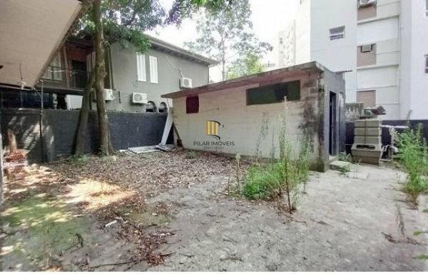 Casa Comercial em Porto Alegre, no bairro Moinhos de Vento, e 0 banheiros, à venda.