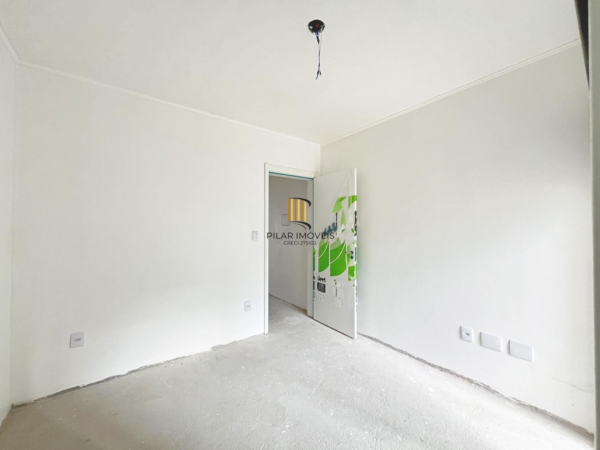 Casa em Porto Alegre, no bairro Hípica, com 2 dormitório(s), e 2 banheiros, à venda.