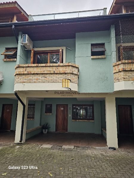 Casa Condominio em Porto Alegre, no bairro Ipanema, com 3 dormitório(s), e 3 banheiros, à venda.