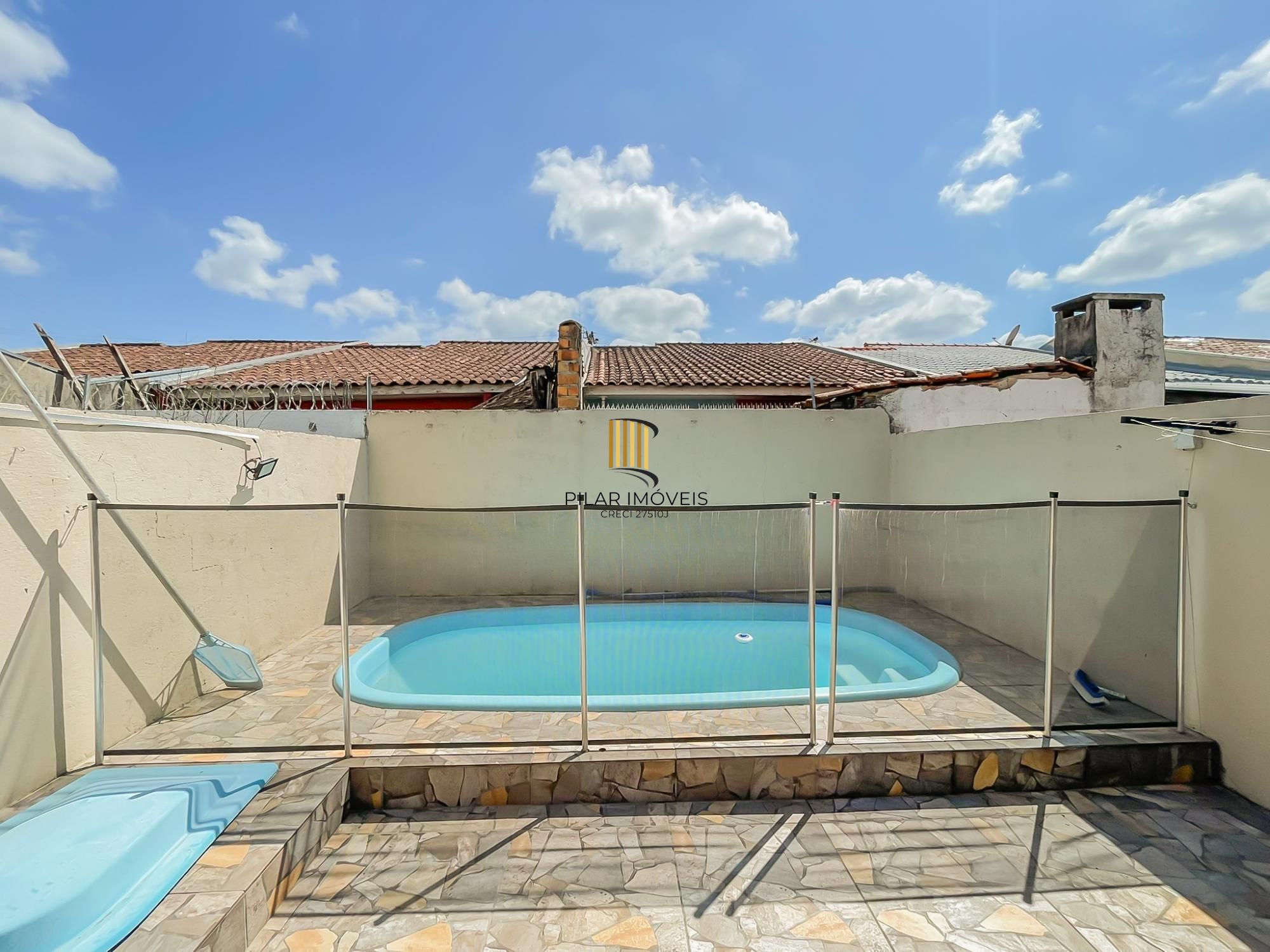 Viva com Conforto e Lazer: Sobrado Impecável com Piscina Privativa