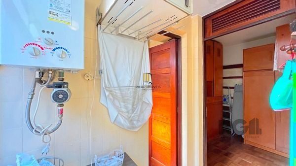 Apartamento em Porto Alegre, no bairro Praia de Belas, com 2 dormitório(s), e 2 banheiros, à venda.