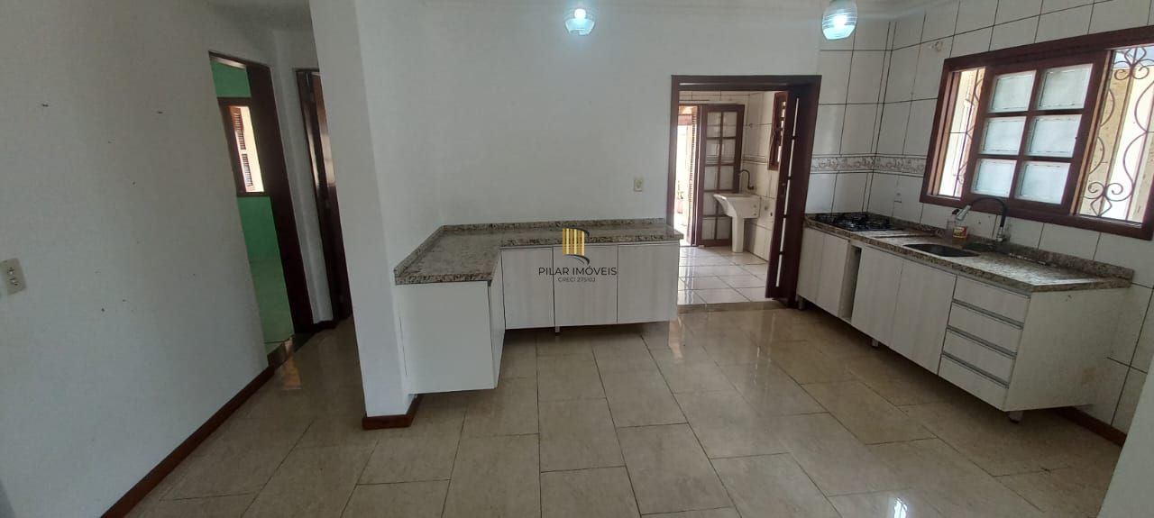 Casa 3 dormitórios no bairro Guarujá