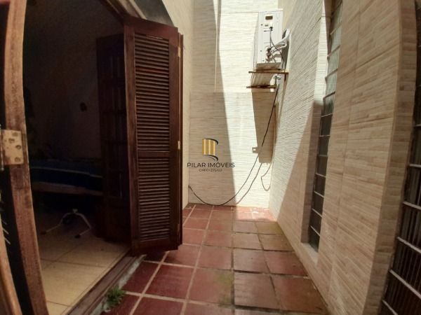 Casa para Venda - 136.31m², 3 dormitórios, sendo 1 suites, 2 vagas - Guarujá