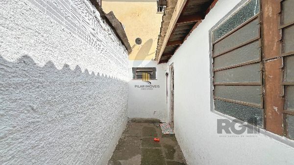 Predio em Porto Alegre, no bairro Hípica, e 0 banheiros, à venda.