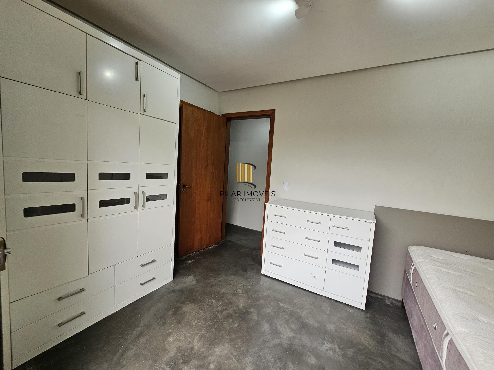 Casa térrea mobiliada 2 suítes com ar condicionado, churrasqueira, lareira  e pátio próximo ao Zaffari da Hípica !