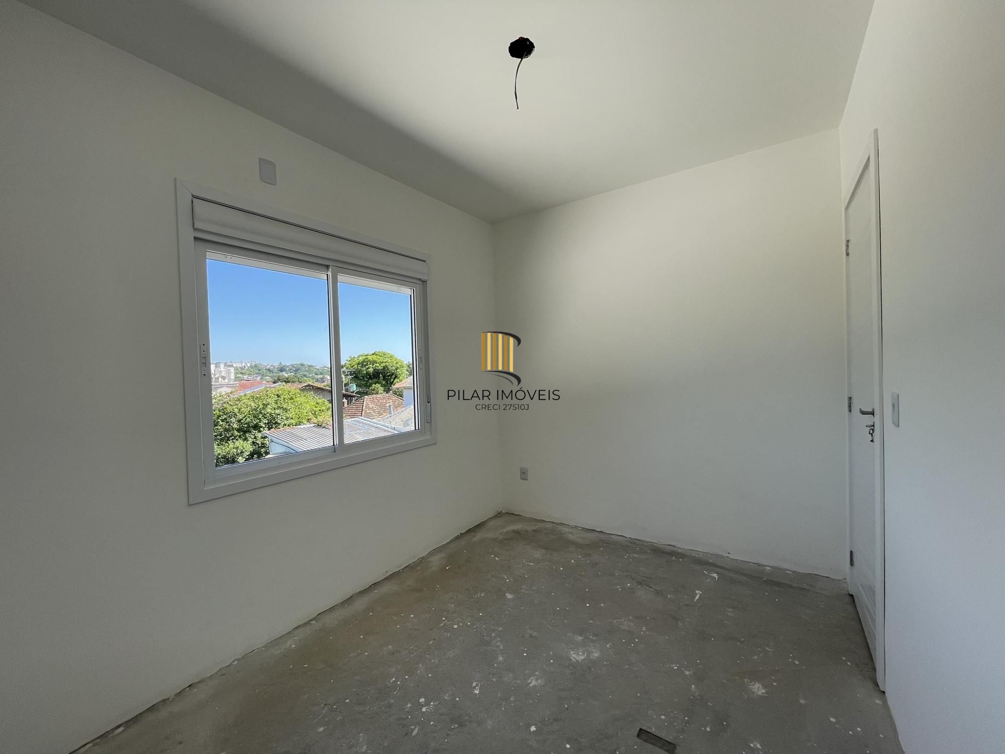 Casa Condominio em Porto Alegre, no bairro Nonoai, com 2 dormitório(s), e 2 banheiros, à venda.