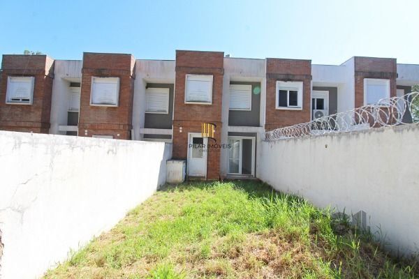 Sobrado para Venda - 100m², 3 dormitórios, sendo 3 suites, 2 vagas - Portal Do Guarujá