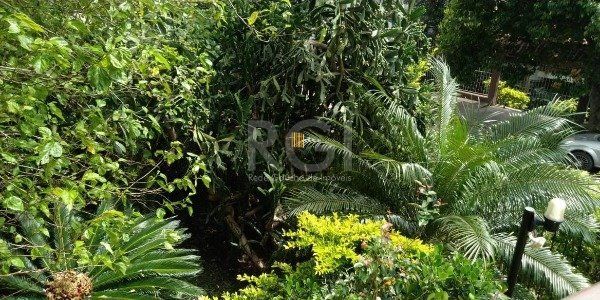 Casa para Venda - 320m², 3 dormitórios, sendo 1 suites, 2 vagas - Imperial Parque