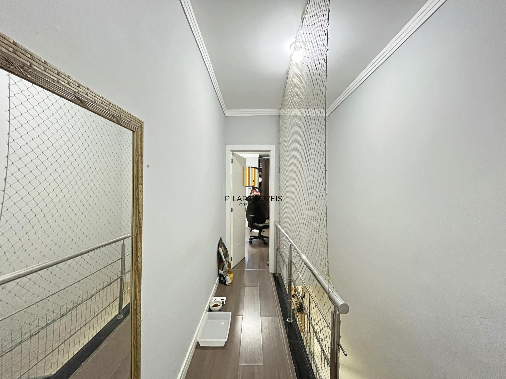 Casa 2 dormitórios no bairro Hípica