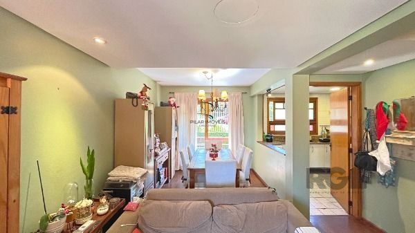 Casa Condominio em Porto Alegre, no bairro Espírito Santo, com 3 dormitório(s), e 3 banheiros, à venda.