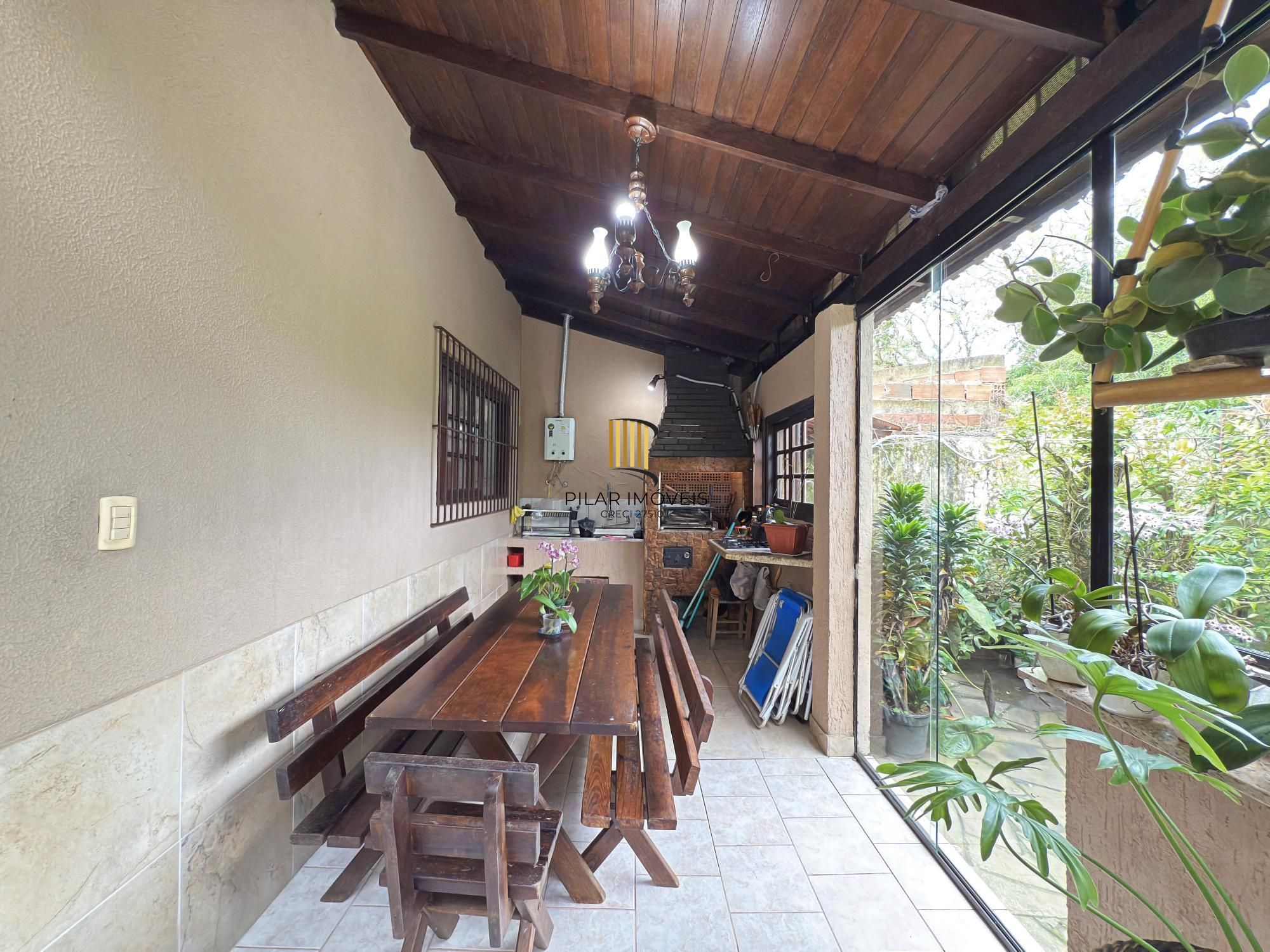 Excelente sobrado com 255 m² de área privativa 3 dormitórios com opção do 4 dormitórios