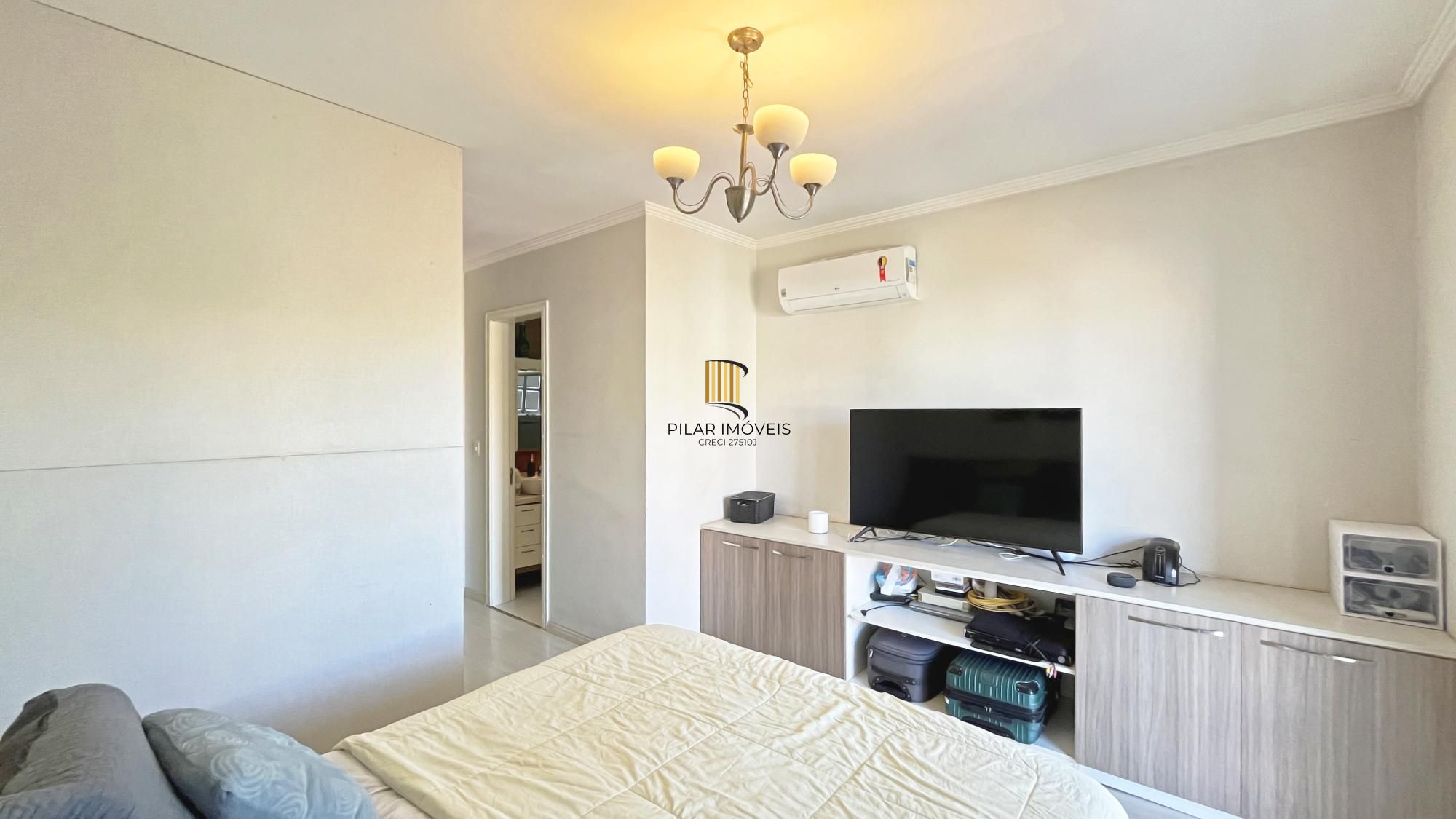 Casa de Condomínio 3 dormitórios no bairro Hípica