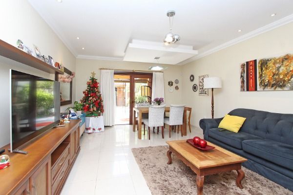Casa para Venda - 360m², 3 dormitórios, sendo 1 suites, 4 vagas - Portal do Guarujá