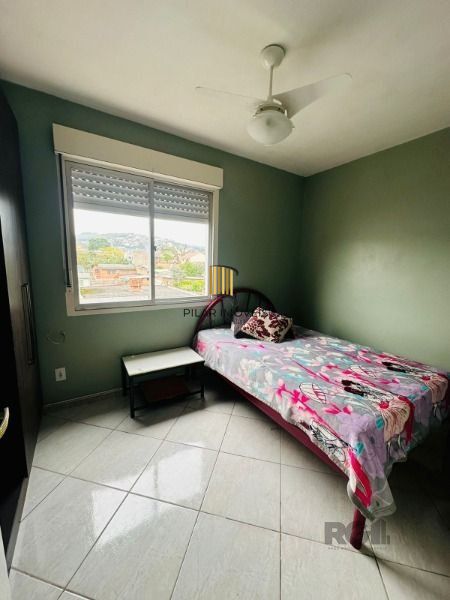 Apartamento em Porto Alegre, no bairro Cristal, com 2 dormitório(s), e 2 banheiros, à venda.