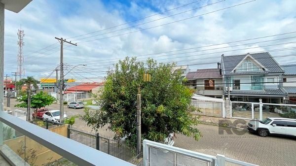 Casa em Porto Alegre, no bairro Hípica, com 3 dormitório(s), e 3 banheiros, à venda.
