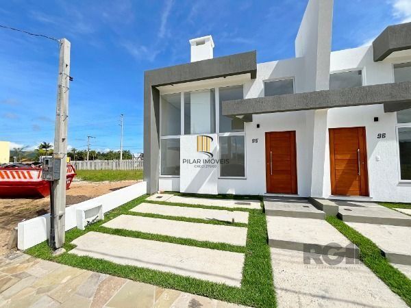 Casa Condominio em Porto Alegre, no bairro Hípica, com 3 dormitório(s), e 3 banheiros, à venda.