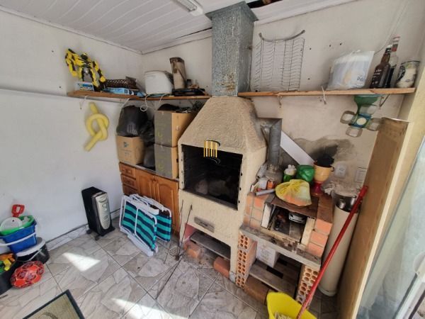Casa em Porto Alegre, no bairro Hípica, com 2 dormitório(s), e 2 banheiros, à venda.