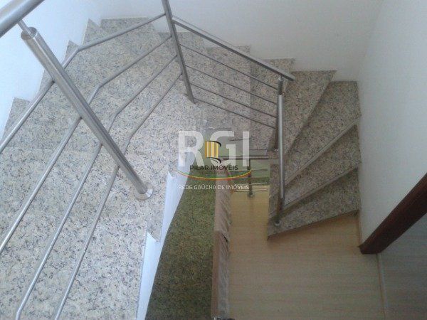 Casa em Porto Alegre, no bairro Hípica, com 3 dormitório(s), à venda.