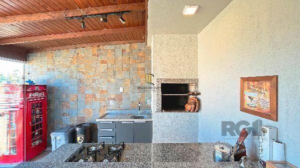 Casa em Porto Alegre, no bairro Hípica, com 3 dormitório(s), e 3 banheiros, à venda.