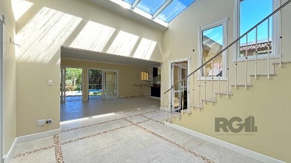 Casa no Jardim do Sol com 4D, sendo 2 suítes e 4 vagas de garagem