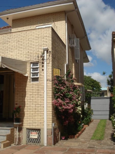 Casa para Venda - 280m², 3 dormitórios, sendo 1 suites, 2 vagas - Medianeira
